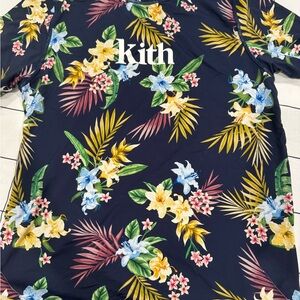 Kith Kids Floral Swimwear Swim shirt and shorts - Navy and Multicolor 10/11